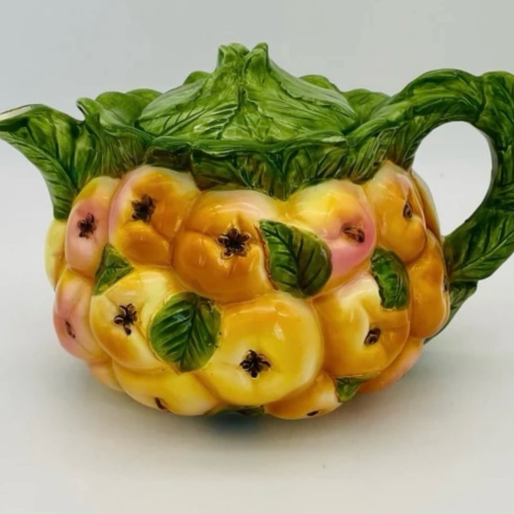 Gregg Matthew’s Ogetti Peach tea pot - Picture 3 of 3